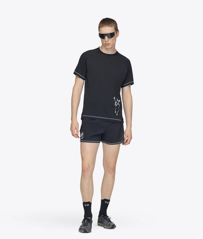 GRAPHIC RUNNING TEE