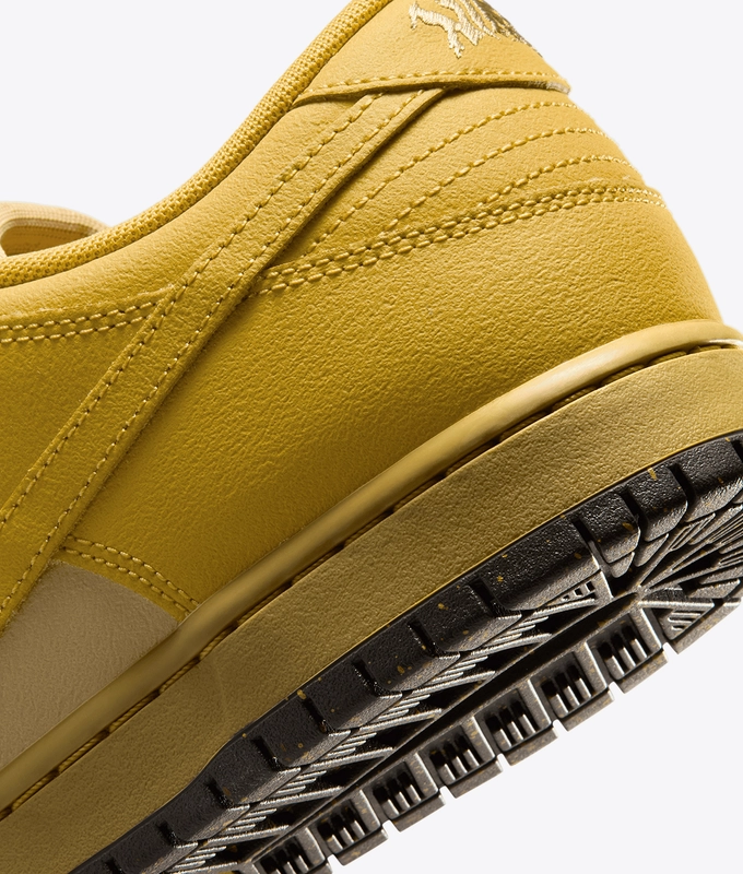 SB DUNK LOW PRO