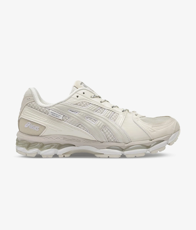 X INVINCIBLE X MADNESS GEL-KAYANO 121