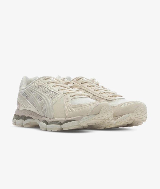 X INVINCIBLE X MADNESS GEL-KAYANO 121