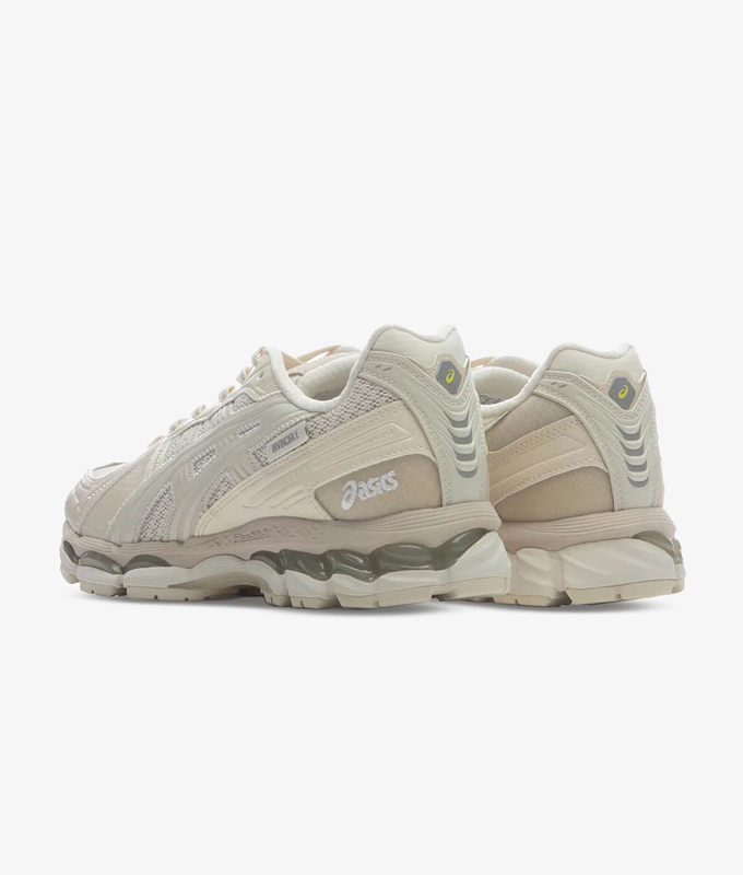 X INVINCIBLE X MADNESS GEL-KAYANO 121