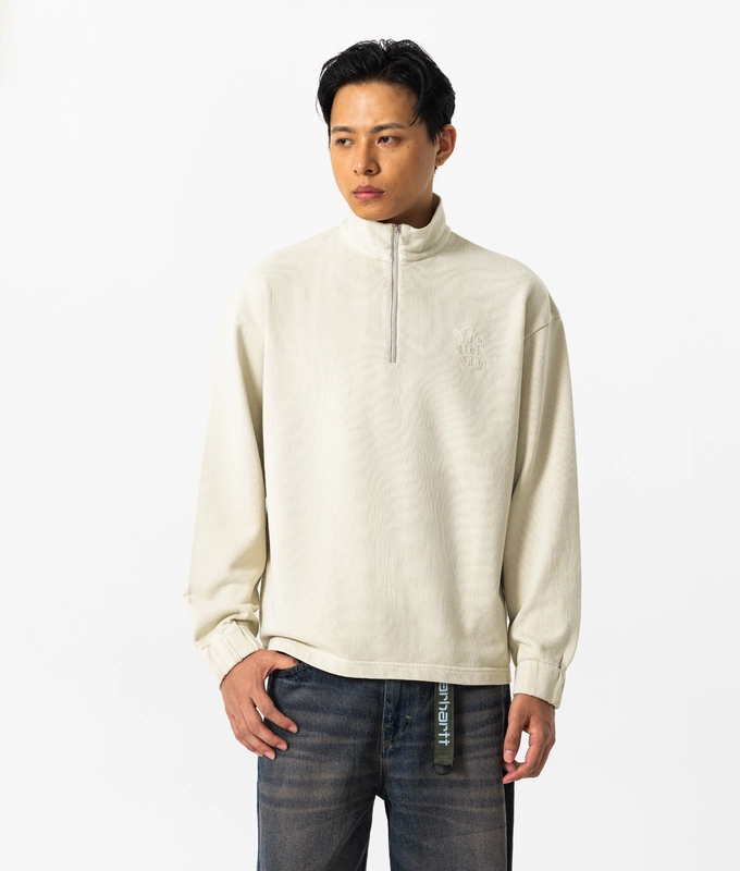 ESSENTIALS QUARTER ZIP SWEATSHIRT