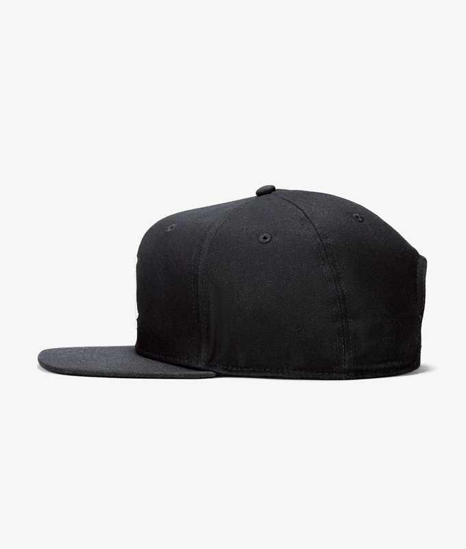 PRO UNSTRUCTURED FLATBILL 5 PANEL CAP