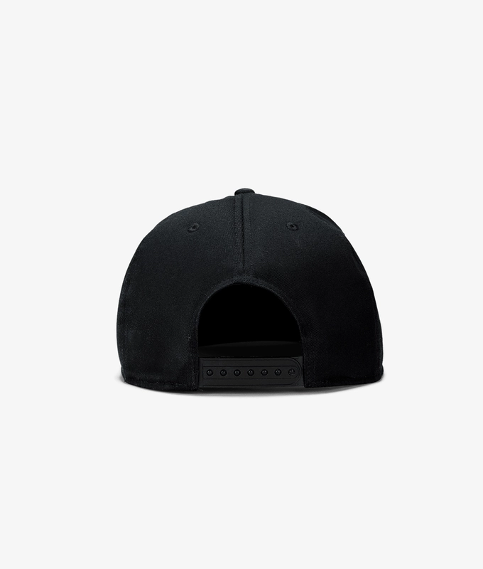 PRO UNSTRUCTURED FLATBILL 5 PANEL CAP