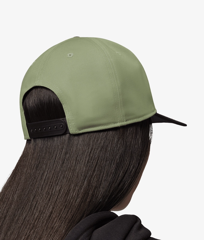 PRO UNSTRUCTURED FLATBILL 5 PANEL CAP