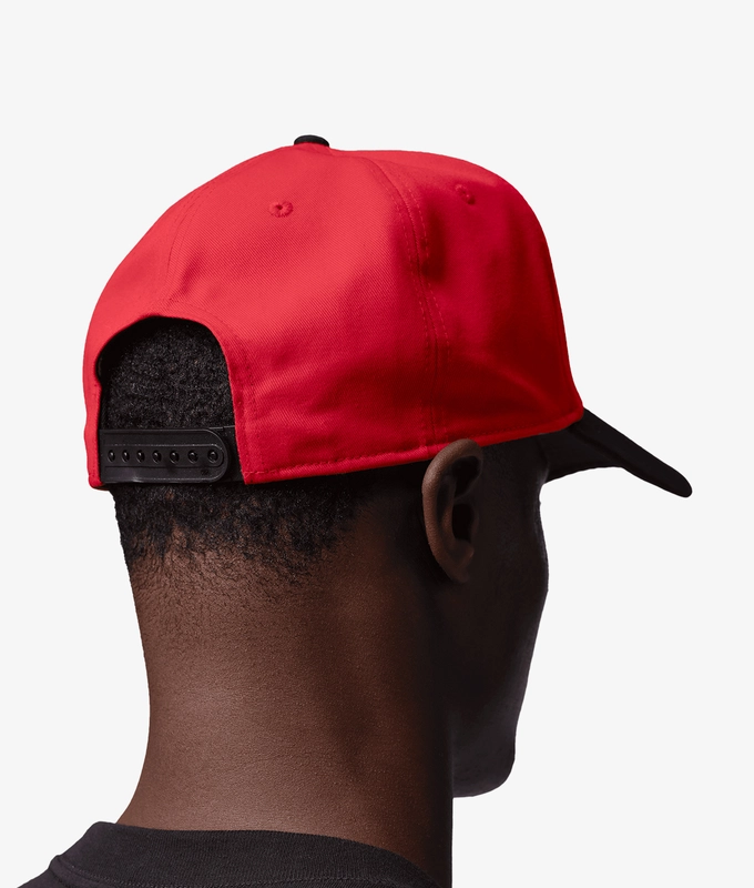 PRO UNSTRUCTURED FLATBILL 5 PANEL CAP