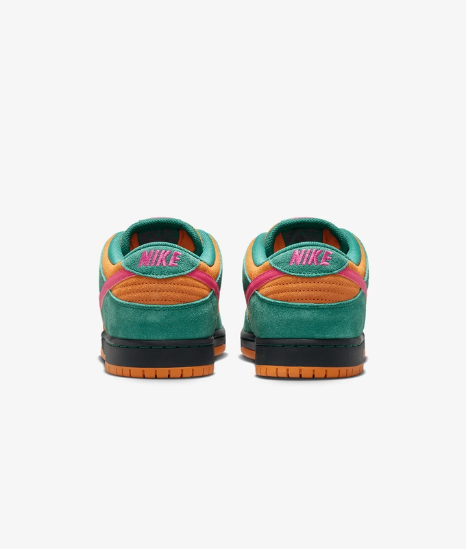 SB DUNK LOW PRO