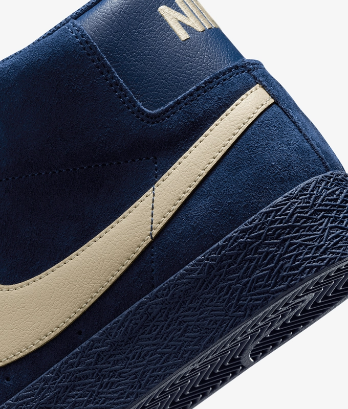 SB ZOOM BLAZER MID