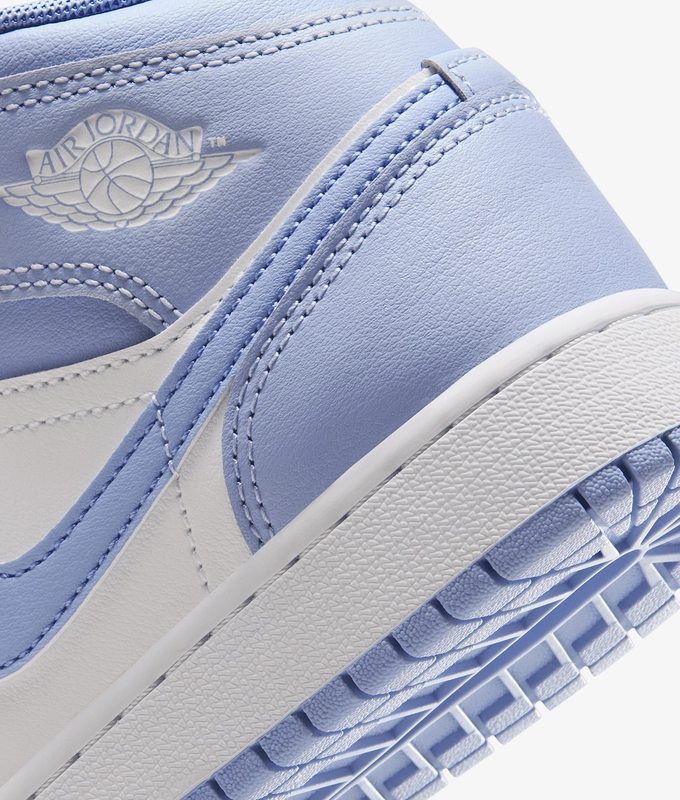 AIR JORDAN 1 MID