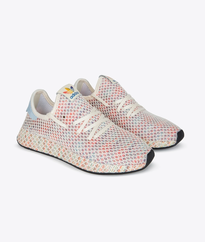 DEERUPT PRIDE 'CORE WHITE / ASH GREY' 