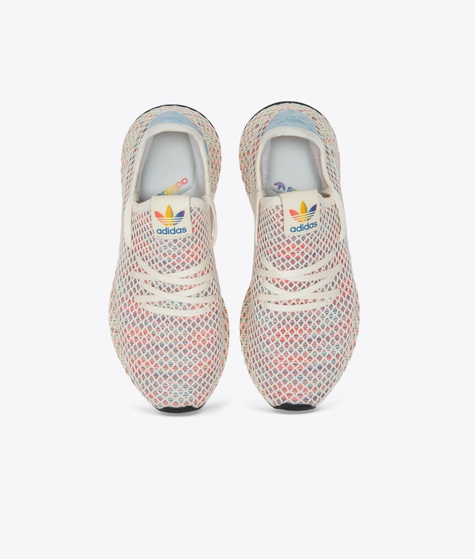 DEERUPT PRIDE 'CORE WHITE / ASH GREY' 