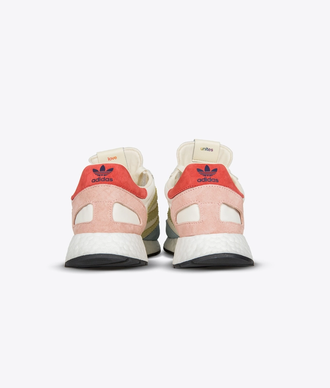 I-5923 PRIDE 'CORE WHITE / CORE BLACK'