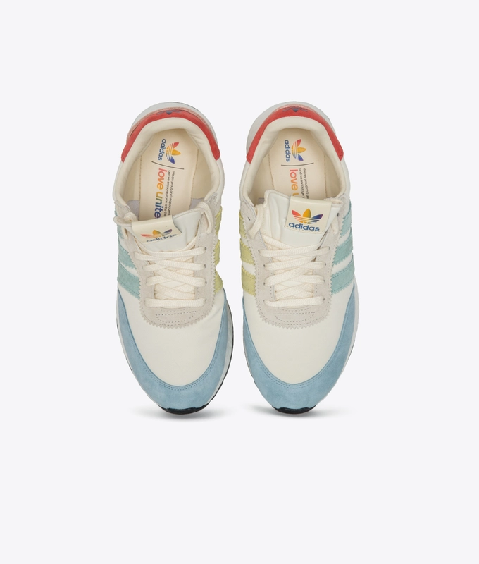 I-5923 PRIDE 'CORE WHITE / CORE BLACK'