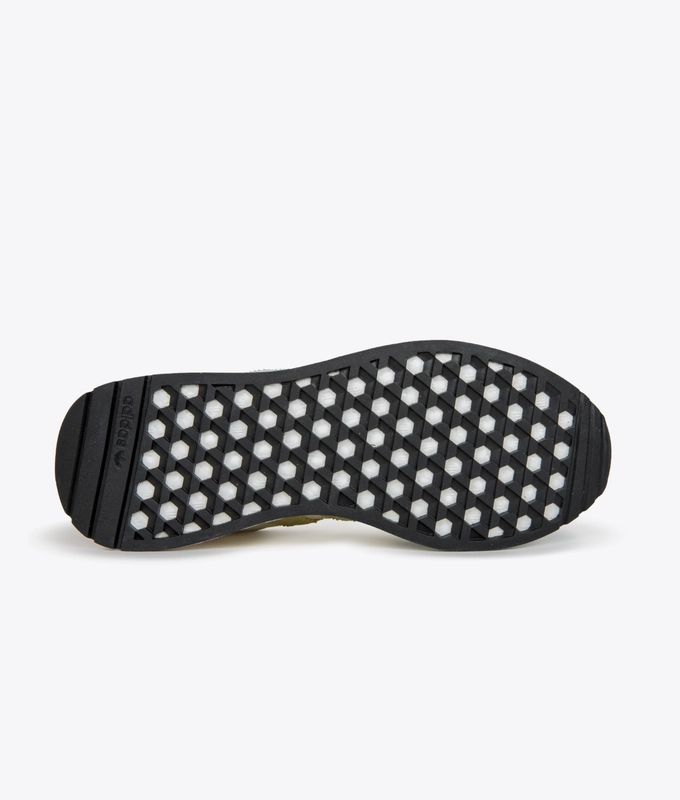 I-5923 PRIDE 'CORE WHITE / CORE BLACK'