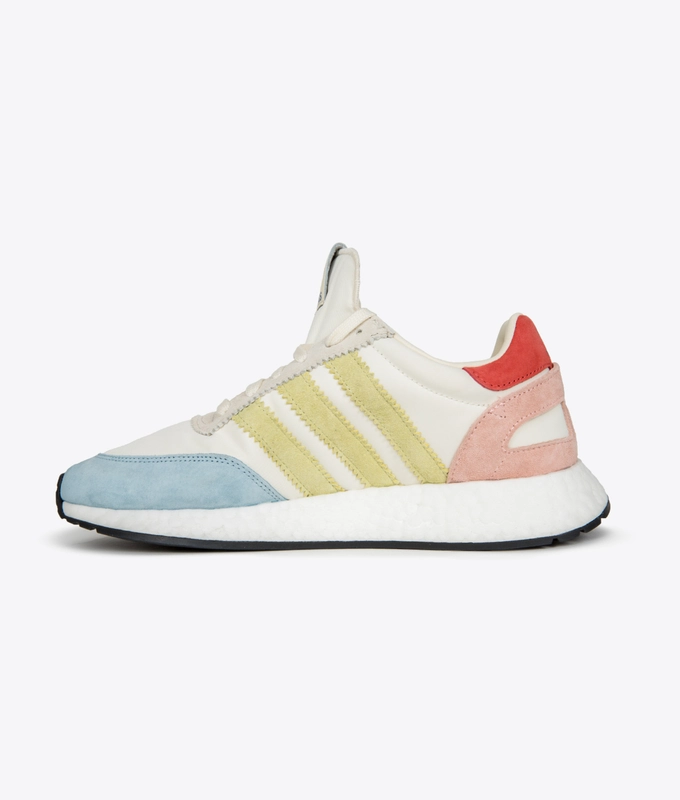 I-5923 PRIDE 'CORE WHITE / CORE BLACK'