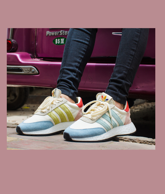 I-5923 PRIDE 'CORE WHITE / CORE BLACK'