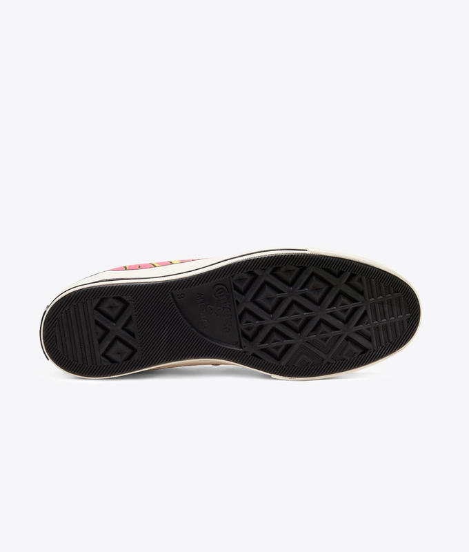 X Batman Chuck 70 'Black/Hot Pink/Egret'