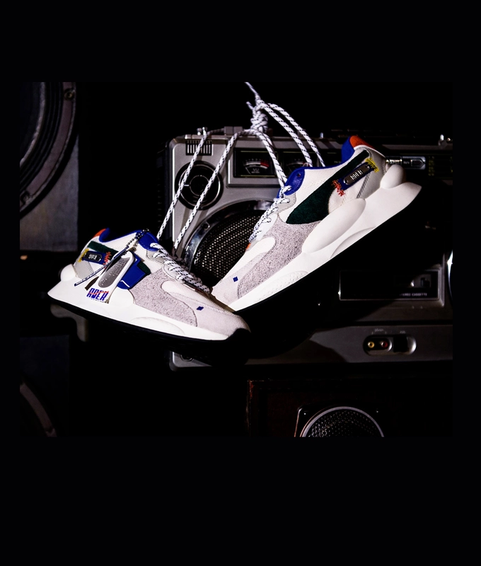 RS 98 Ader Error 'Whisper White-Surf The Web'