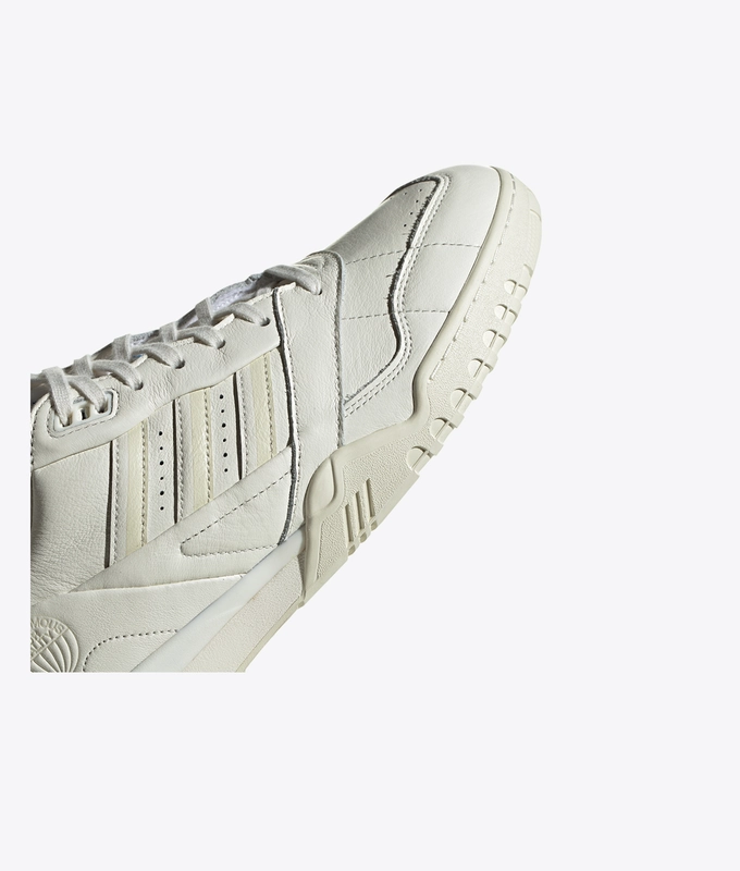 AR TRAINER 'off white/off white/off white'