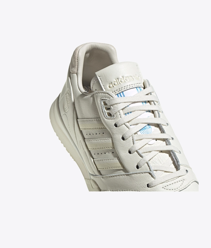 AR TRAINER 'off white/off white/off white'
