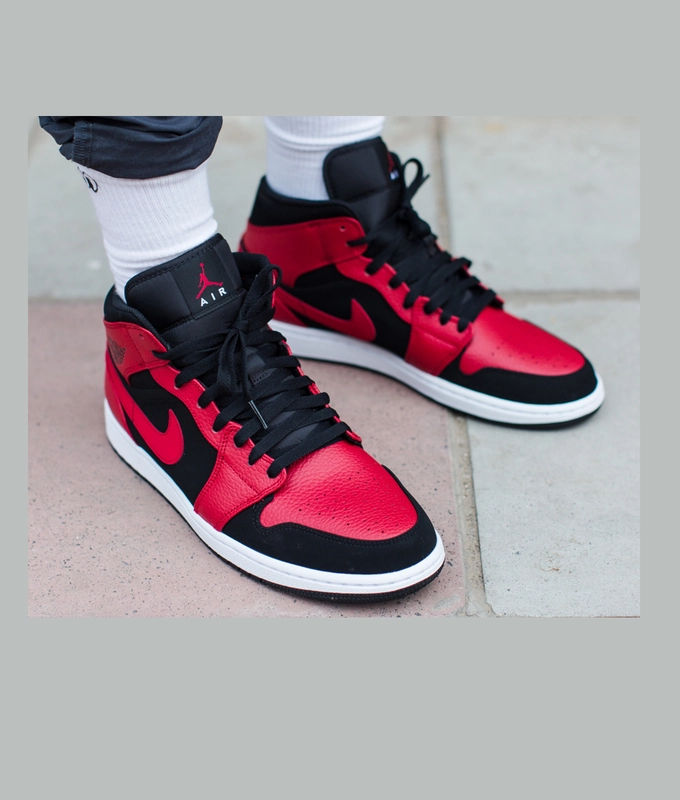 AIR JORDAN 1 MID 