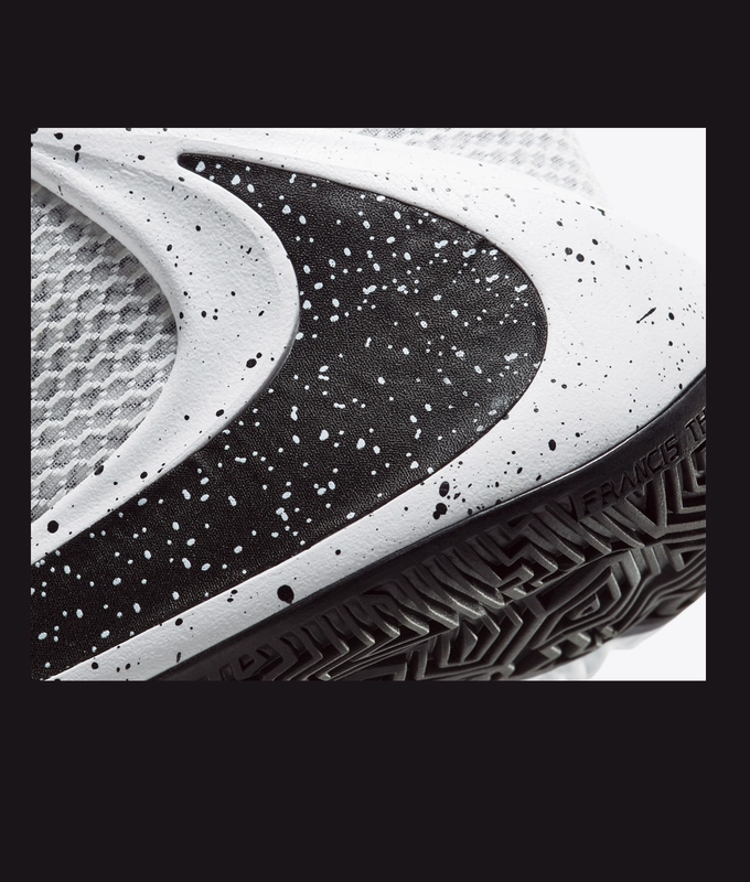 ZOOM FREAK 1 'WHITE/WHITE-BLACK'