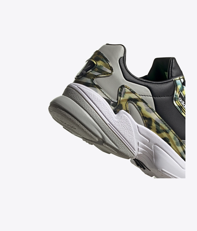 FALCON out Loud 'Core Black / Metal Grey / Cloud White'