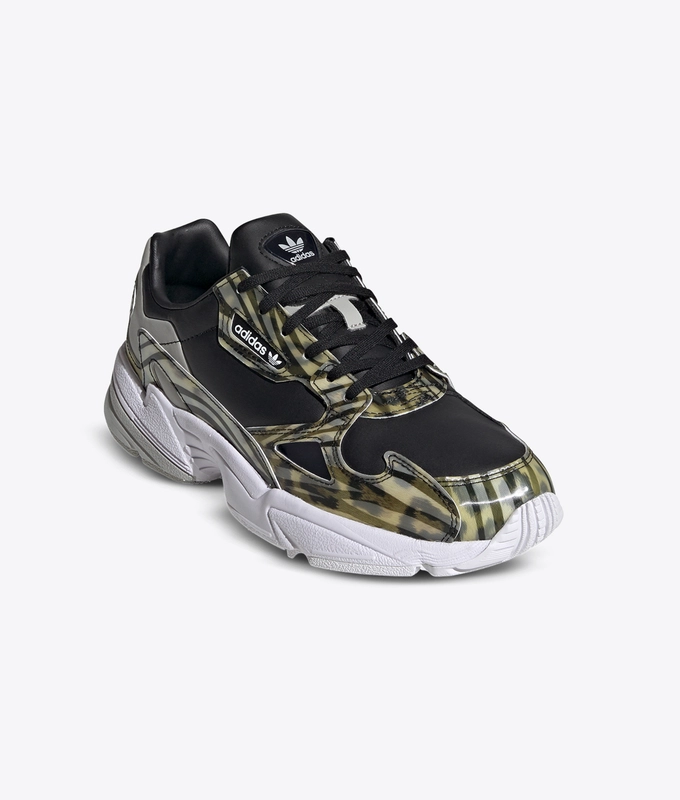 FALCON out Loud 'Core Black / Metal Grey / Cloud White'