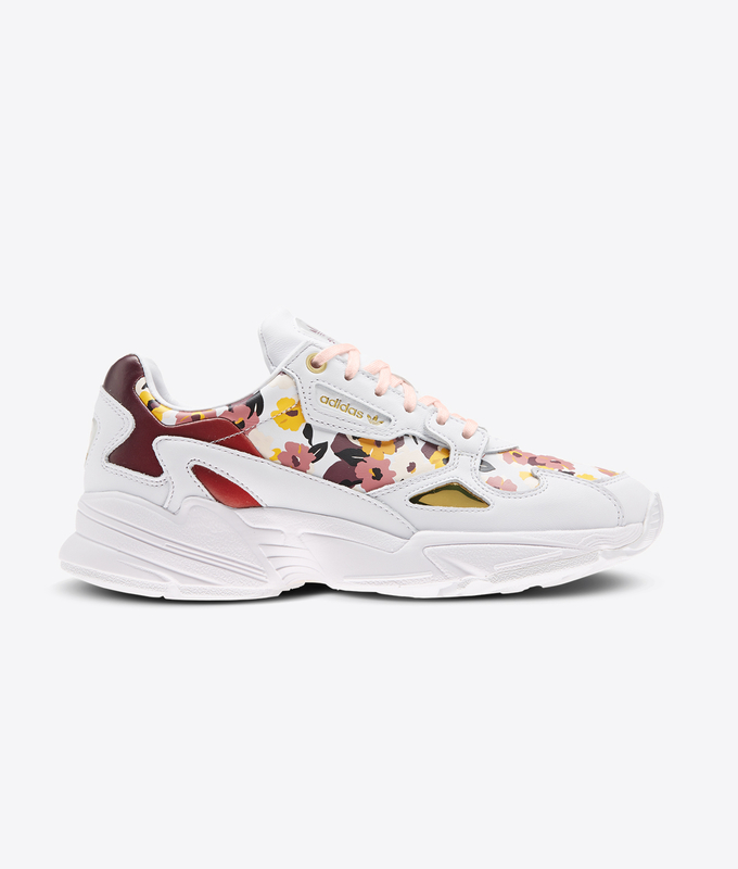 FALCON W 'FTWWHT/POWBER/GOLDMT'