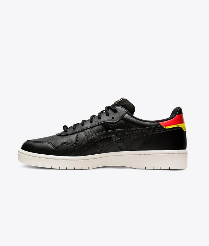 JAPAN S 'BLACK/BLACK'