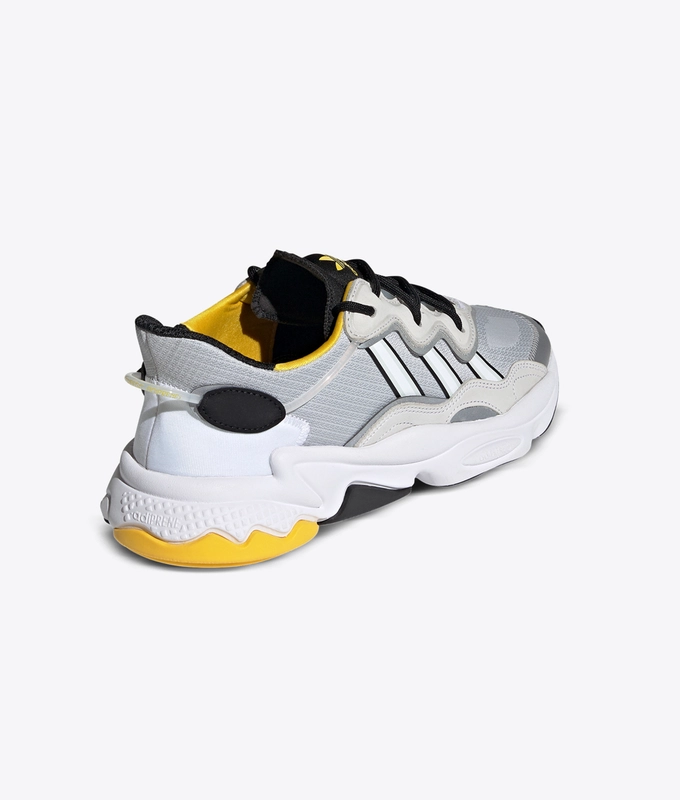 OZWEEGO 'ftwr white/crystal white/wonder glow'