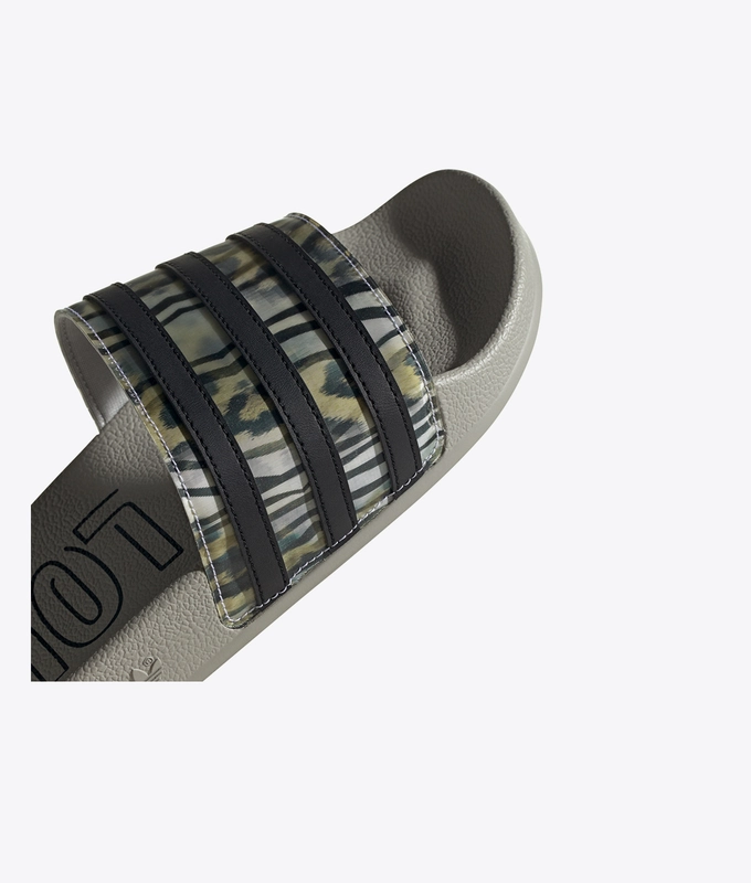 ADILETTE W 'CORE BLACK / CORE BLACK / METAL GREY'