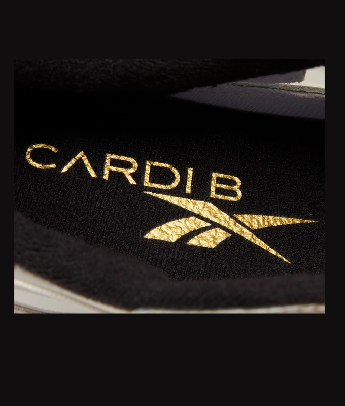 CLUB C CARDI 'chalk/matte gold/core black'