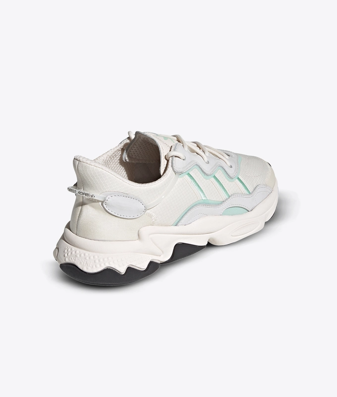 OZWEEGO 'chalk white/blush green/core black'