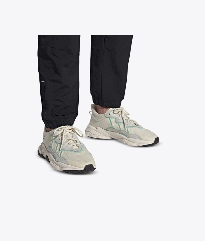 OZWEEGO 'chalk white/blush green/core black'