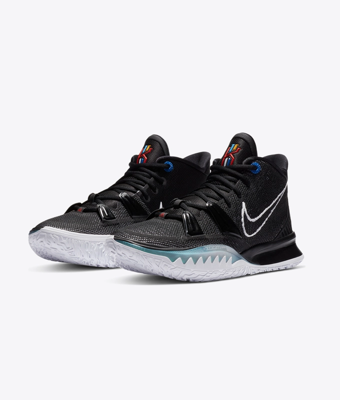 KYRIE 7 EP 'BLACK/WHITE'