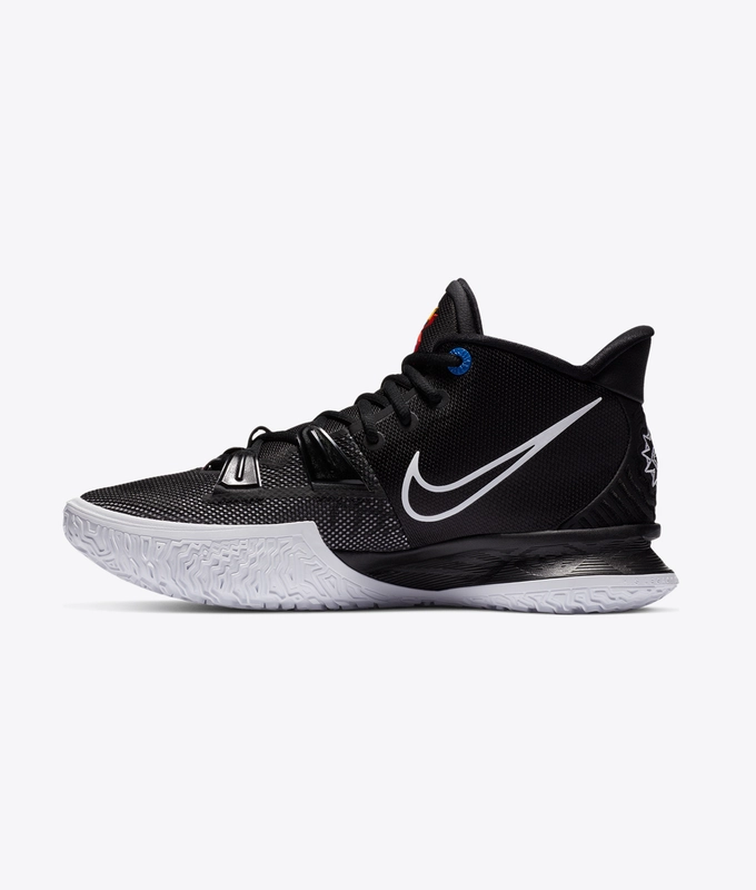 KYRIE 7 EP 'BLACK/WHITE'