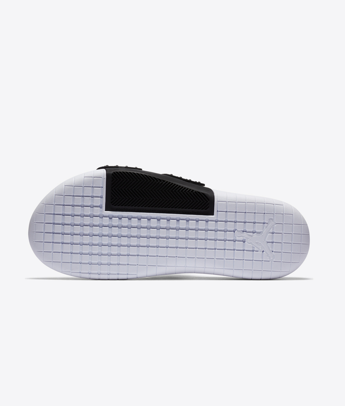 JORDAN HYDRO 8 RETRO 'WHITE/FIRE'