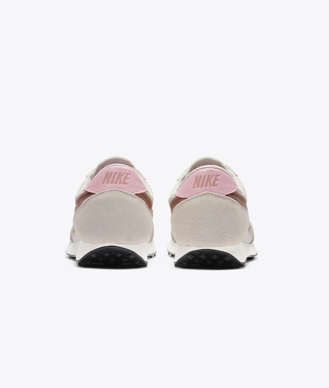W NIKE DBREAK RTL 'LT OREWOOD BRN/MTLC RED BRONZE-BLACK'