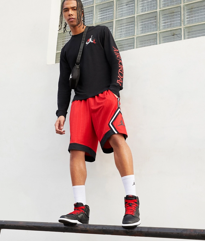 M J JM DIAMOND STRIPED SHORT 'GYMRED/BLACK'