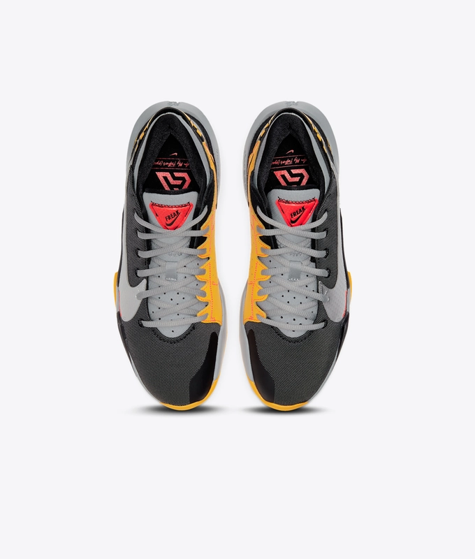 Zoom Freak 2