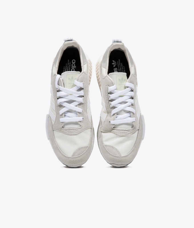 BOSTONR1 'CLOWHI/FTWWHT/GREONE'