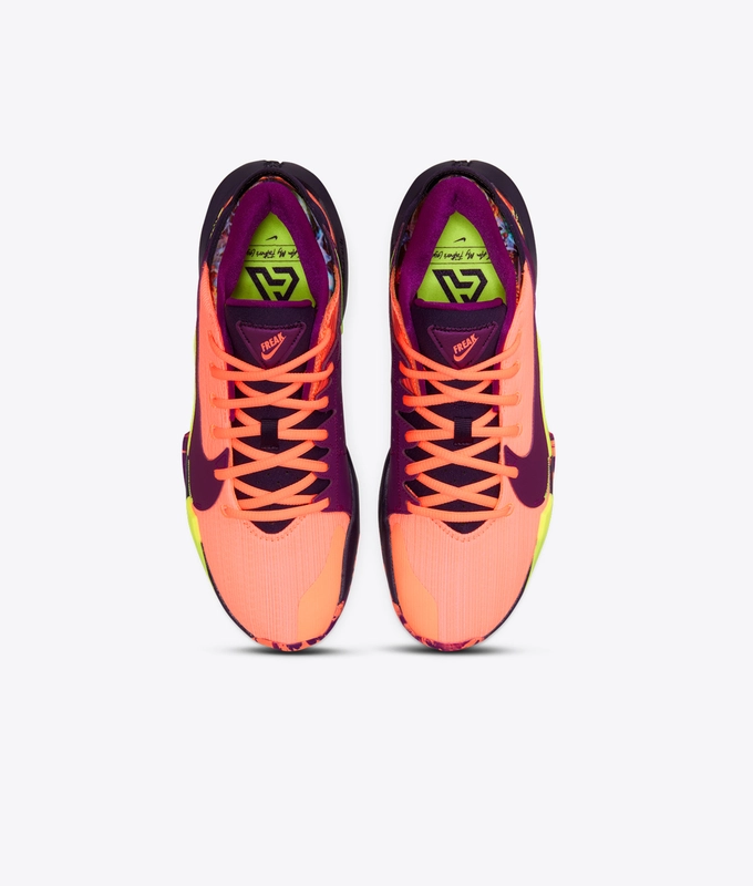 Zoom Freak 2