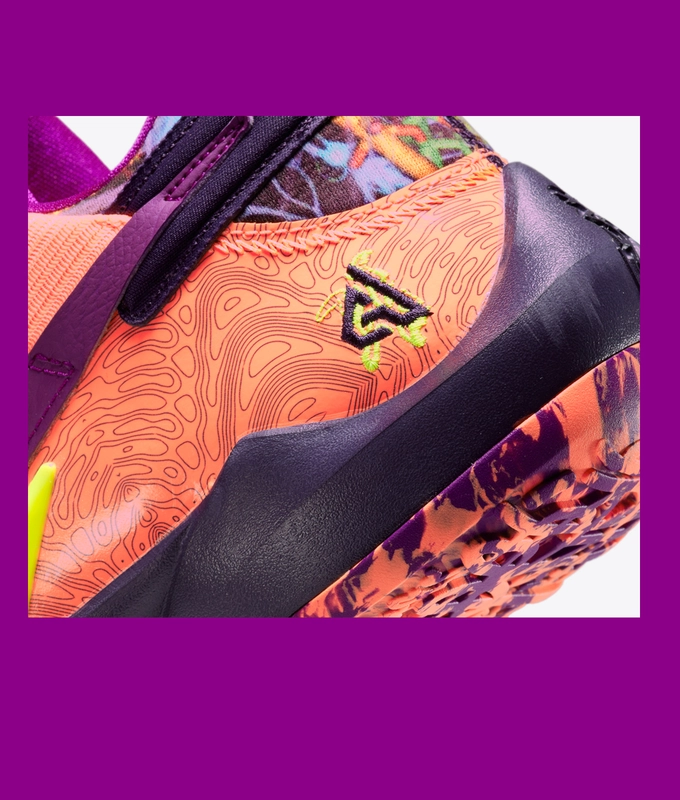 Zoom Freak 2