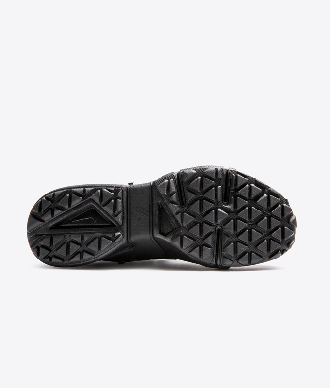 AIR HUARACHE GRIPP 'BLACK/BLACK-BLACK-WHITE'