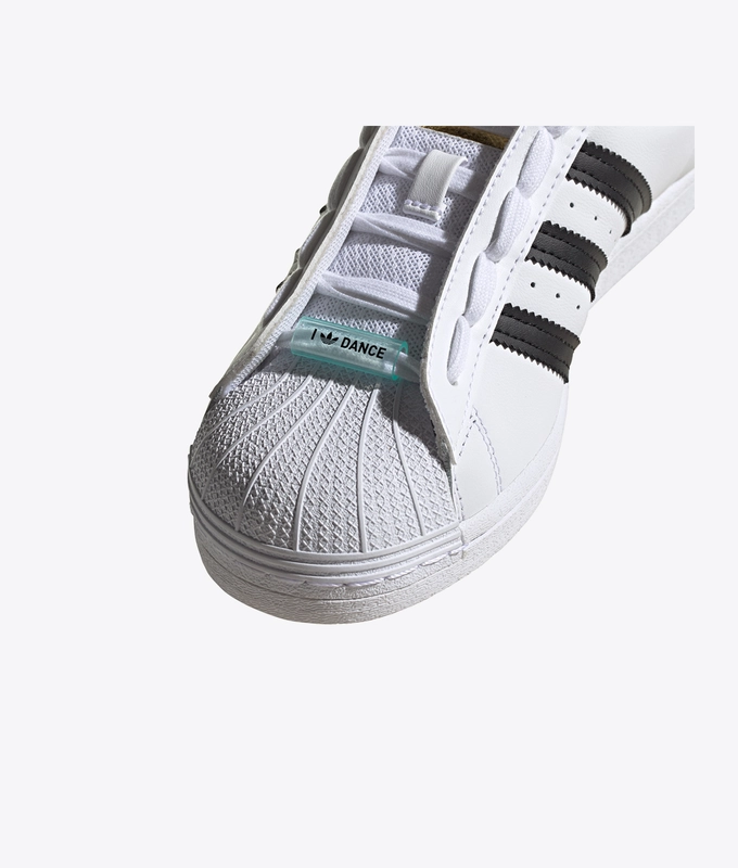 Superstar W