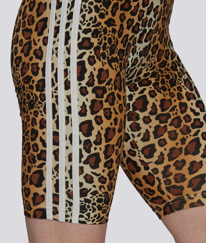 Short Tight