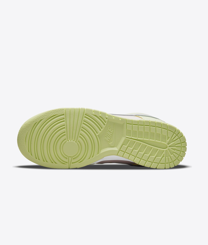 W Dunk Low