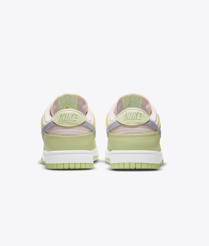 W Dunk Low