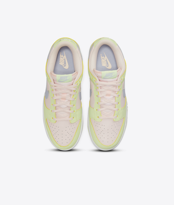 W Dunk Low